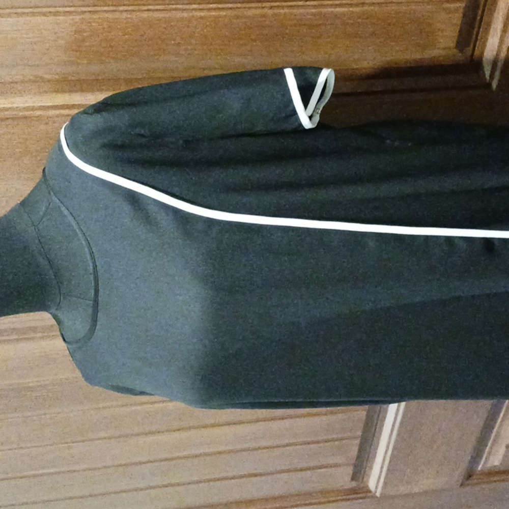DKNY short sleeve tee. Black with white trim. Size M - Picture 2 of 5